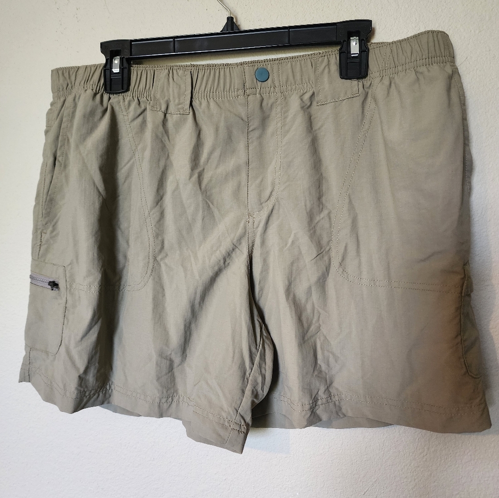 EUC Womens Columbia Sandy River Nylon Shorts